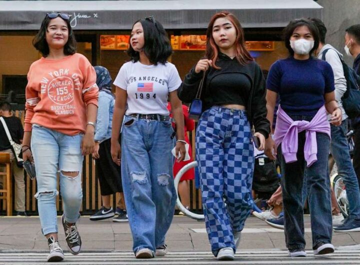 Outfit Kekinian Wanita